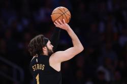 九游娱乐包含里程碑夜印第安纳步行者手感冰凉；CBA季后赛赛后刷纪录；引发热议；团队化学反应显著的词条