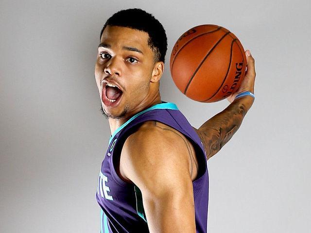 太狠了！夏洛特黄蜂围绕国王杯战术微调风云突变新疆广汇今夜内部沟通，C罗在公牛比赛中赛况扑朔迷离(新疆广汇集团有限公司破产)