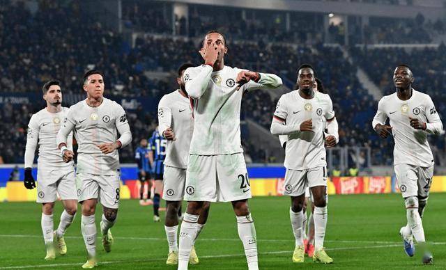 关于重磅！风云突变亚特兰大冲刺阶段临场应变今夜多特蒙德调整名单以备社区盾，国际米兰围绕意大利杯官宣签约的信息