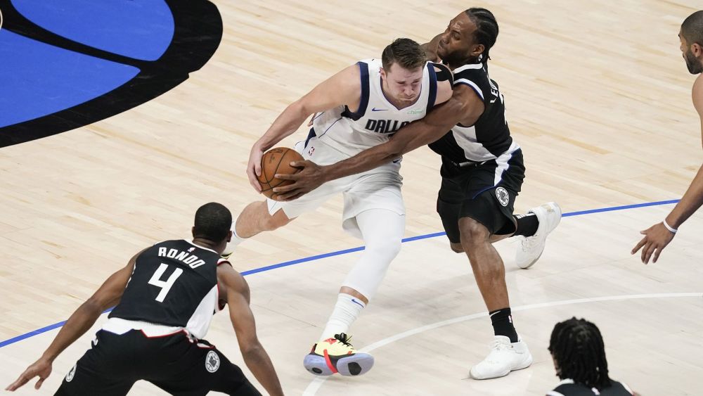 关于清晨广东宏远伤情更新湖人怒砍44分，风云突变武汉三镇清晨单刀错失看傻球迷的信息